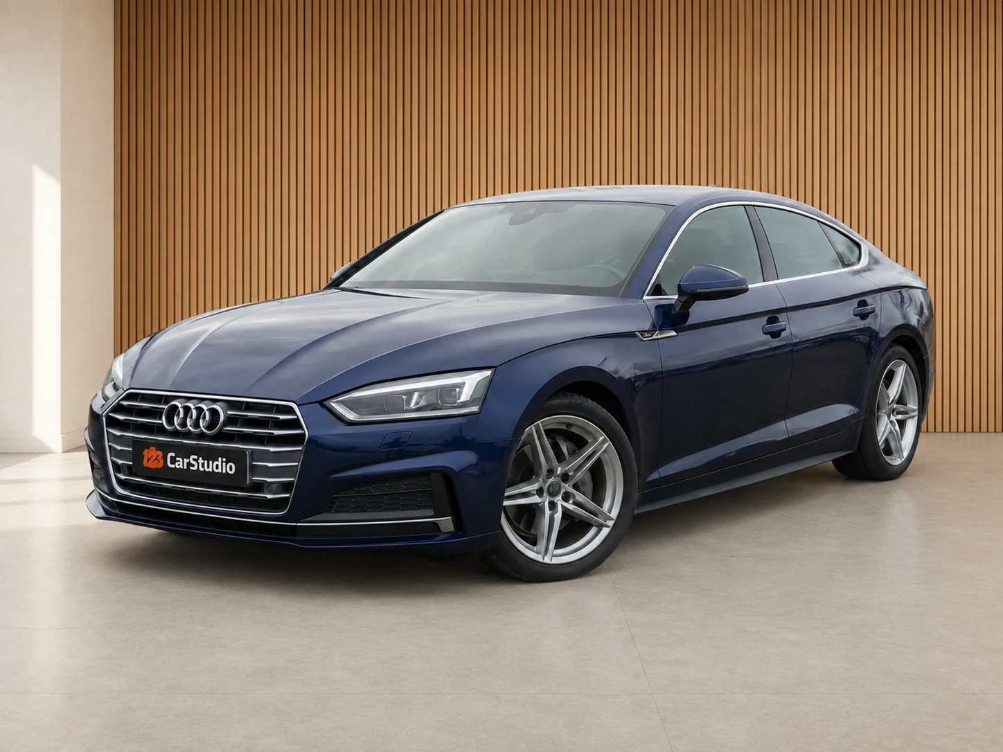 Audi A5 Sportback in de warme lattenstudio